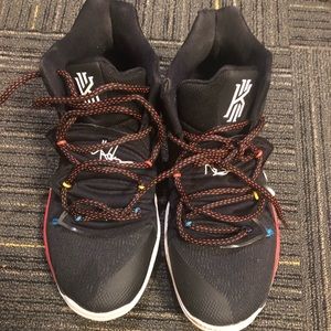 Nike Kyrie 5 Friends edition